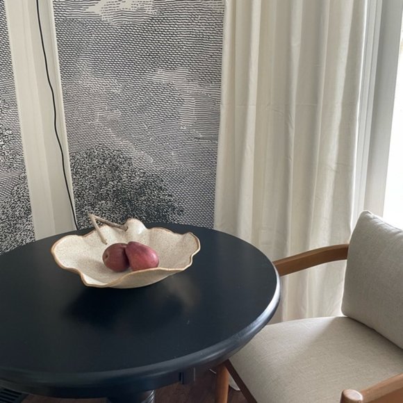 NWT Large Handmade Ceramic Ruffle Bowl - Picture 4 of 4